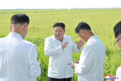 Líder norte-coreano visita plantações afetadas por tufão em meio à escassez