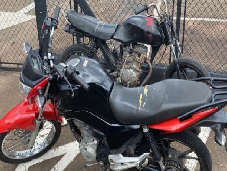 Dois homens são detidos com motos adulteradas