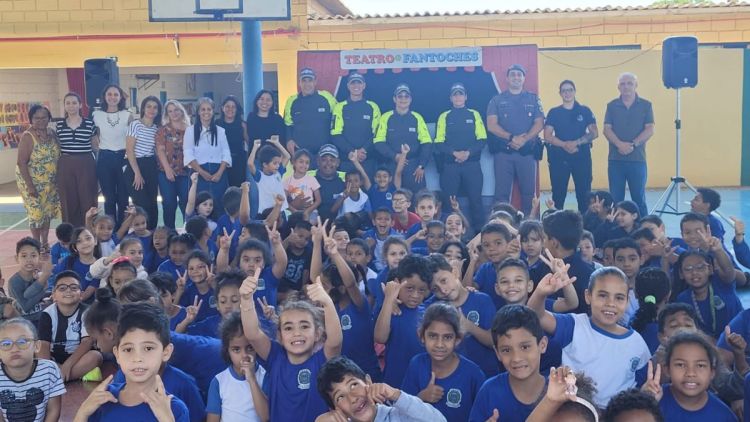Teatro de Fantoches ensina segurança no trânsito de forma divertida às crianças de Ibaté