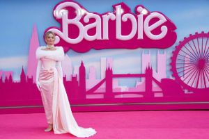 &quot;Barbie&quot; leva festa rosa para o Globo de Ouro de domingo