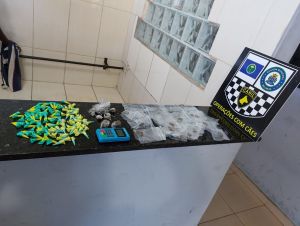 Equipe Canil da GM encontra maconha e cocaína no São Carlos V
