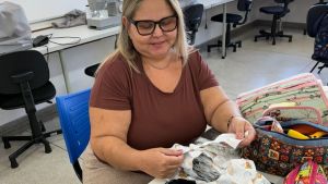 Alunas do curso de enxoval para bebês participam de encontro na FESC