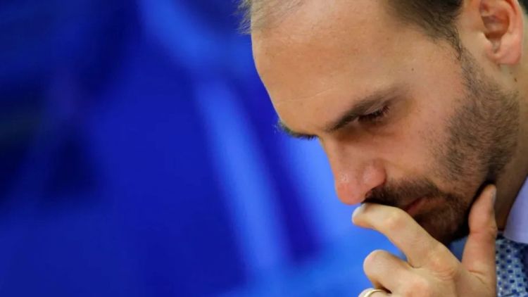 Câmara cancela passaportes diplomáticos de Ramagem e Eduardo