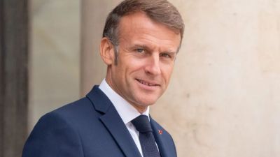 Macron cede, e França suspende reforma da Previdência até eleição presidencial de 2027