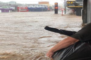 Chuva causa transtornos em São Carlos