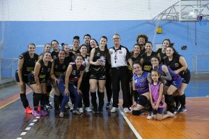 Vôlei feminino: Em noite inspirada, Golden Team bate o Country