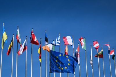 UE repreende sete países por desrespeito às regras financeiras do bloco