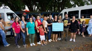 Moisés Lazarine acompanha manifestação de transportadores escolares contra alta do diesel em São Carlos