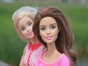 Barbie domina com a enorme campanha de marketing no atual ambiente de &quot;commerce everywhere&quot;