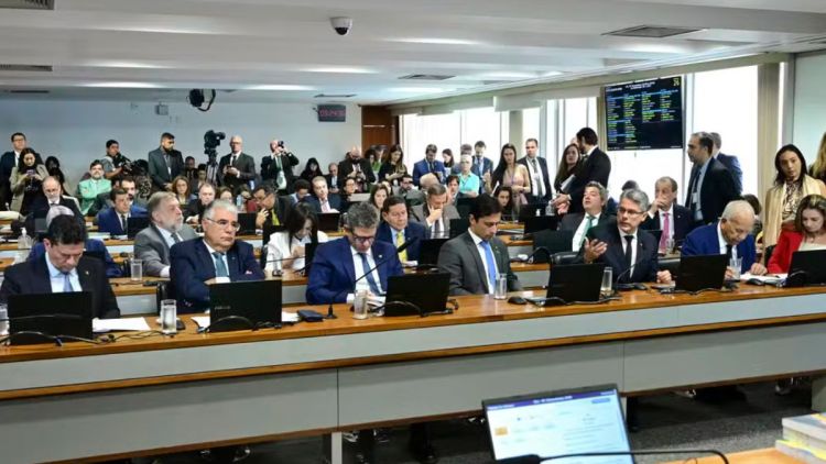 PEC da Blindagem é rejeitada por unanimidade na CCJ do Senado