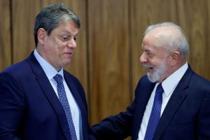 Lula diz estar &quot;junto&quot; a Tarcísio e promete que não faltará apoio federal a SP