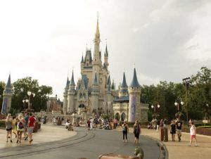 Disney vai demitir 7 mil funcionários em plano para reduzir até US$ 5,5 bi em custos