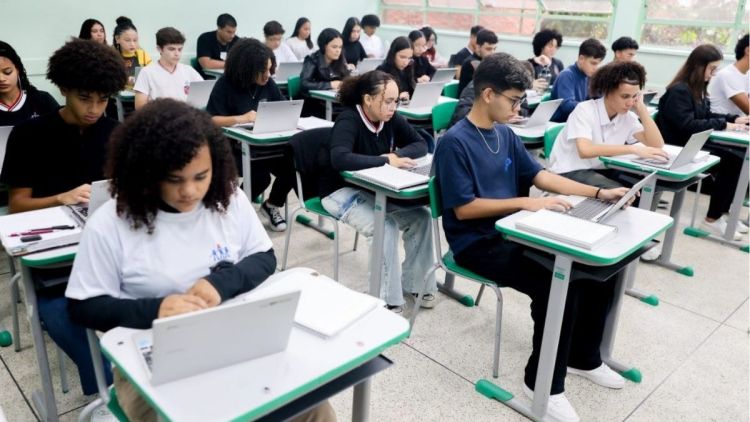 Ano letivo nas escolas estaduais de SP começa na segunda-feira (2); confira o que muda em 2026
