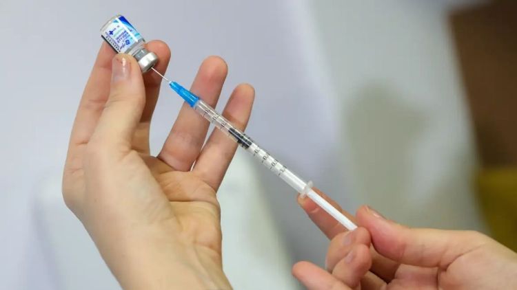 Vacina da gripe não aumenta risco da doença, alerta ministério