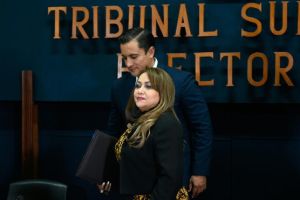 Tribunal eleitoral da Guatemala suspende temporariamente partido de presidente eleito