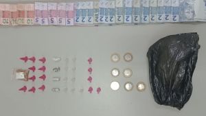Suspeito é detido com 29 porções de drogas durante patrulhamento no Jardim Santa Lúcia