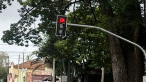 Novo Semáforo entra em operação no cruzamento da Comendador Alfredo Maffei com a Rui Barbosa