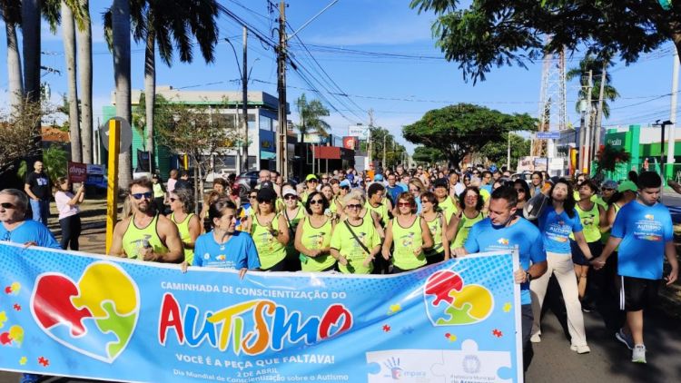 Caminhada pela Conscientização do Autismo mobiliza Araraquara em manhã de inclusão