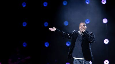 Rodriguinho revive grandes sucessos em nova versão acústica e emociona com regravação de &quot;Quando A Gente Ama&quot; e &quot;Sorria&quot;