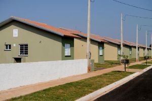 Governo de SP entrega novas moradias em Barretos