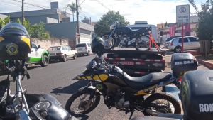 Perseguição da GCM termina em queda de moto e apreensão de adolescente no Jardim Cruzado