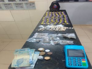 Menor é detido em flagrante vendendo drogas no Cidade Aracy