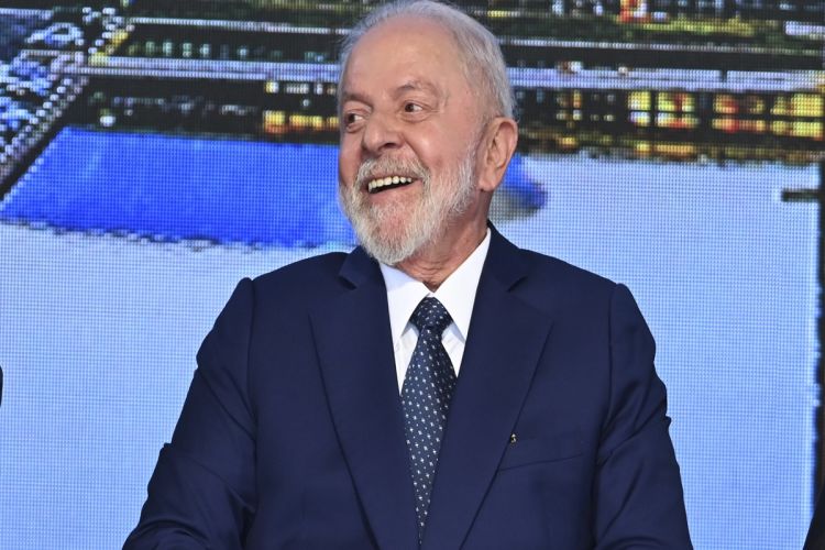 Lula pede para beneficiária do Bolsa Família que 'pare de ter filho'