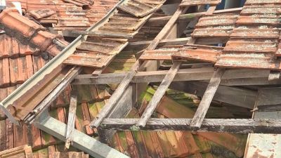 Secretaria de Educação inicia troca do telhado do Cemear