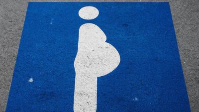 Vereadores Bruno Zancheta e Malabim propõem criação de vagas exclusivas de estacionamento para gestantes