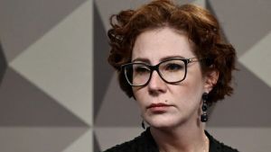 Deputado italiano diz que Carla Zambelli está desaparecida