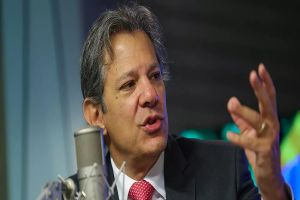 Haddad diz que até 600 sites de bets irregulares serão banidos em outubro e orienta apostadores a resgatar dinheiro