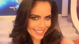 Daniela Albuquerque nega ligação com demissão de Luciana Gimenez e chora