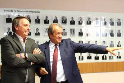 Bolsonaro e Valdemar conversam após elogio a Lula que expôs fissura no PL