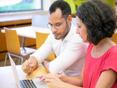 Curso da UFSCar capacita docentes para apoio a estudantes com deficiência visual