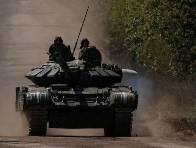 Forças russas saem em retirada perto de Bakhmut, dizem Ucrânia e grupo Wagner