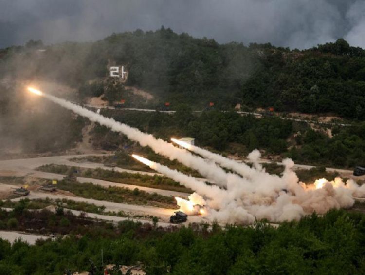 Coreia do Sul e EUA realizam maior exercício de fogo real simulando ataque norte-coreano
