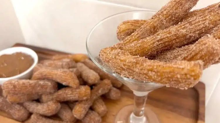 Receita de churros caseiro é opção econômica para adoçar o fim de semana