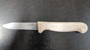 Mulher é esfaqueada pelo companheiro e caso é registrado como tentativa de feminicídio