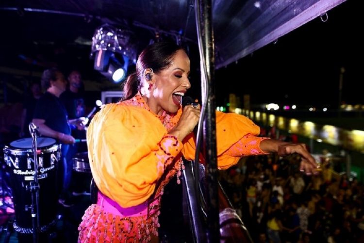 Bloco Califórnia foi marcado pelos ritmos brasileiros: pré-Carnaval teve do axé baiano ao funk carioca para 15 mil foliões em Ribeirão Preto