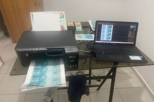 Dupla é presa por fabricar notas de dinheiro falsas em São Carlos