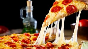 Santa Casa recebe ação solidária que reverte vendas de pizzas para pacientes com câncer