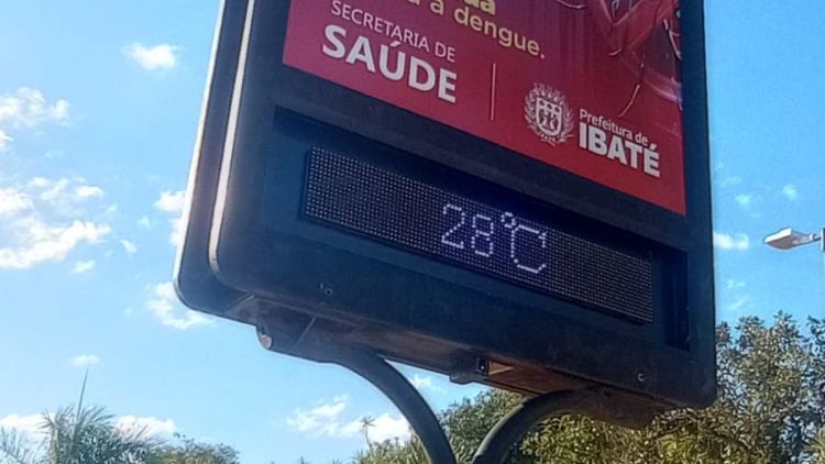 Prefeitura de Ibaté realiza a restauração do relógio da Praça Central
