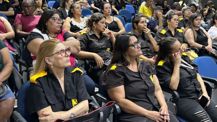 Prefeitura realiza pagamento de salários a funcionários da WWS Services