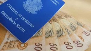 Ministro confirma novo salário mínimo para 2027