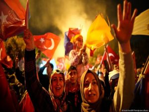 Após vitória eleitoral, Erdogan ataca comunidade LGBT em discurso