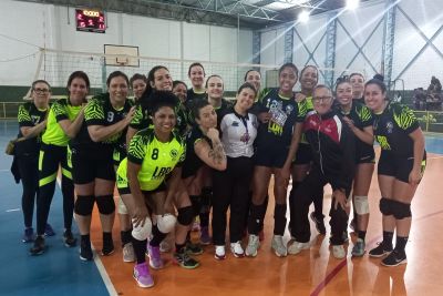 Vôlei feminino: Em batalha de cinco sets, Fênix bate o Golden Team