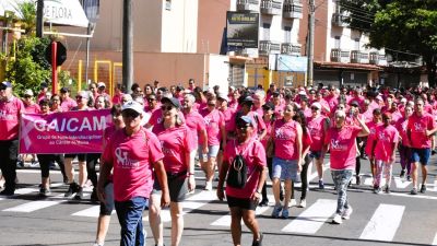 Outubro Rosa mobiliza São Carlos com caminhada solidária e baile beneficente