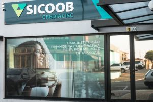 Sicoob Crediacisc abre linha especial para financiar 13º salário