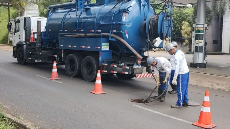 Saae intensifica ações de drenagem e faz limpeza com hidrojato em pontos estratégicos