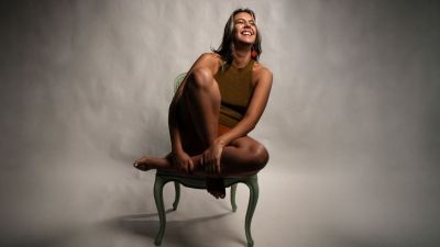 De Laranjal Paulista a São Paulo, Mari Ruberti transforma formação no interior em álbum autoral